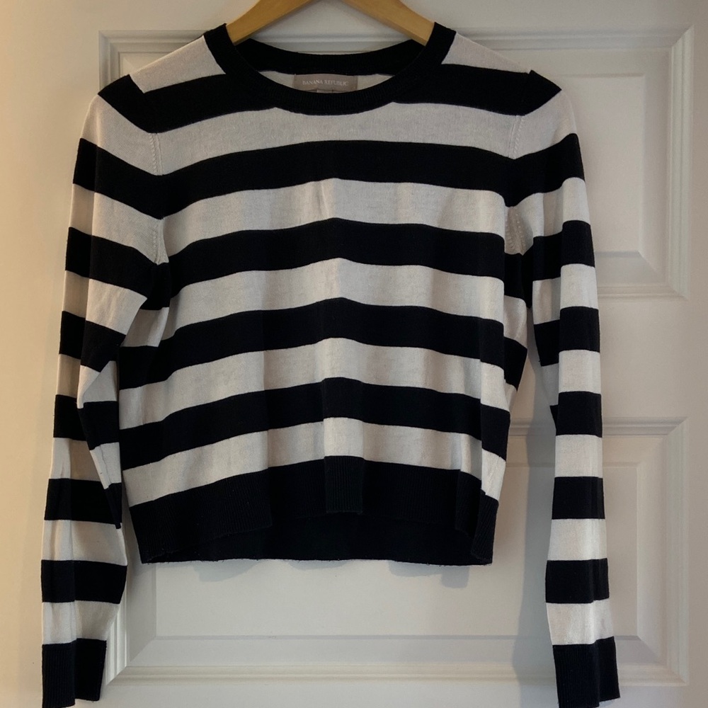 Banana Republic Black and Cream Knit Top